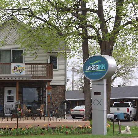 Lakes Inn Detroit Lakes Esterno foto