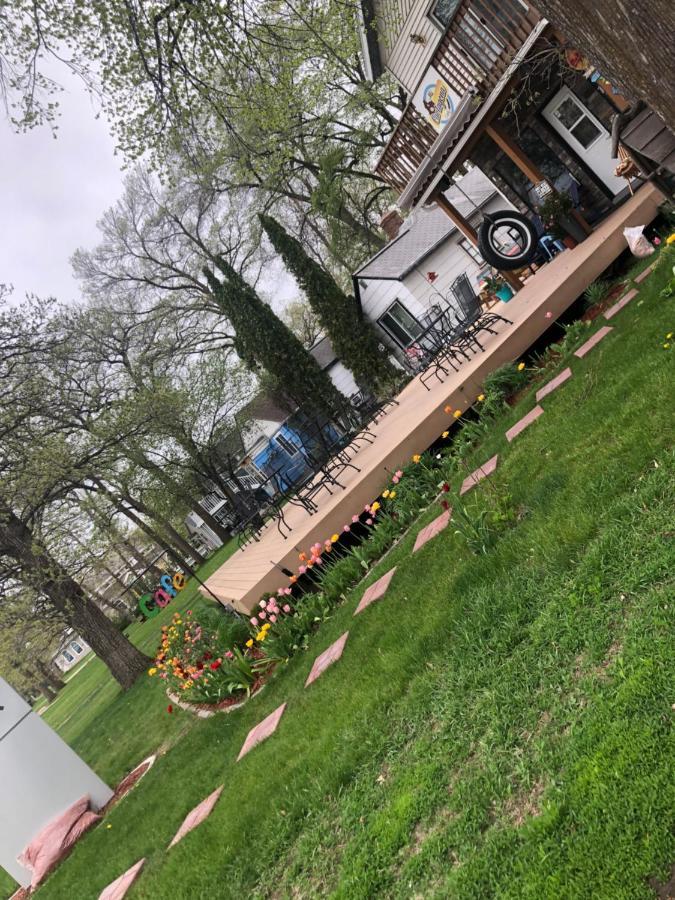 Lakes Inn Detroit Lakes Esterno foto