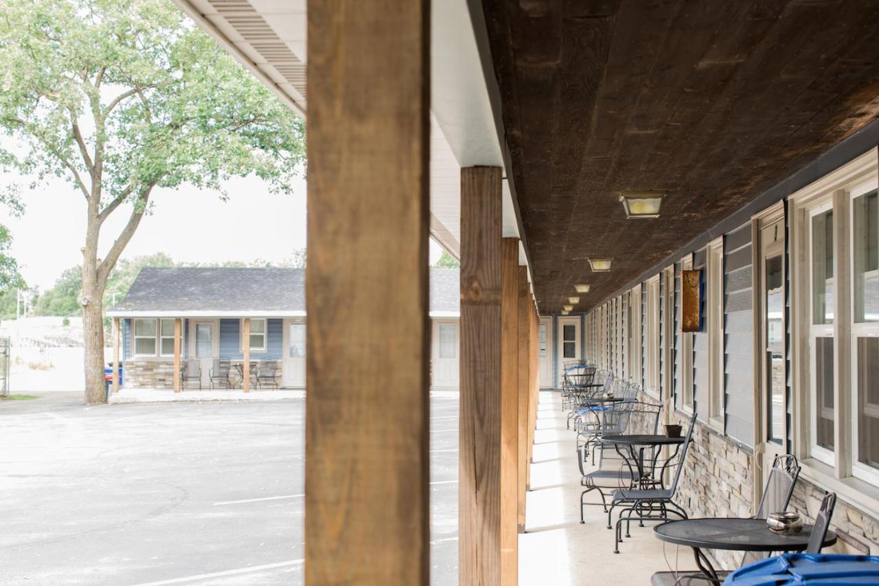 Lakes Inn Detroit Lakes Esterno foto