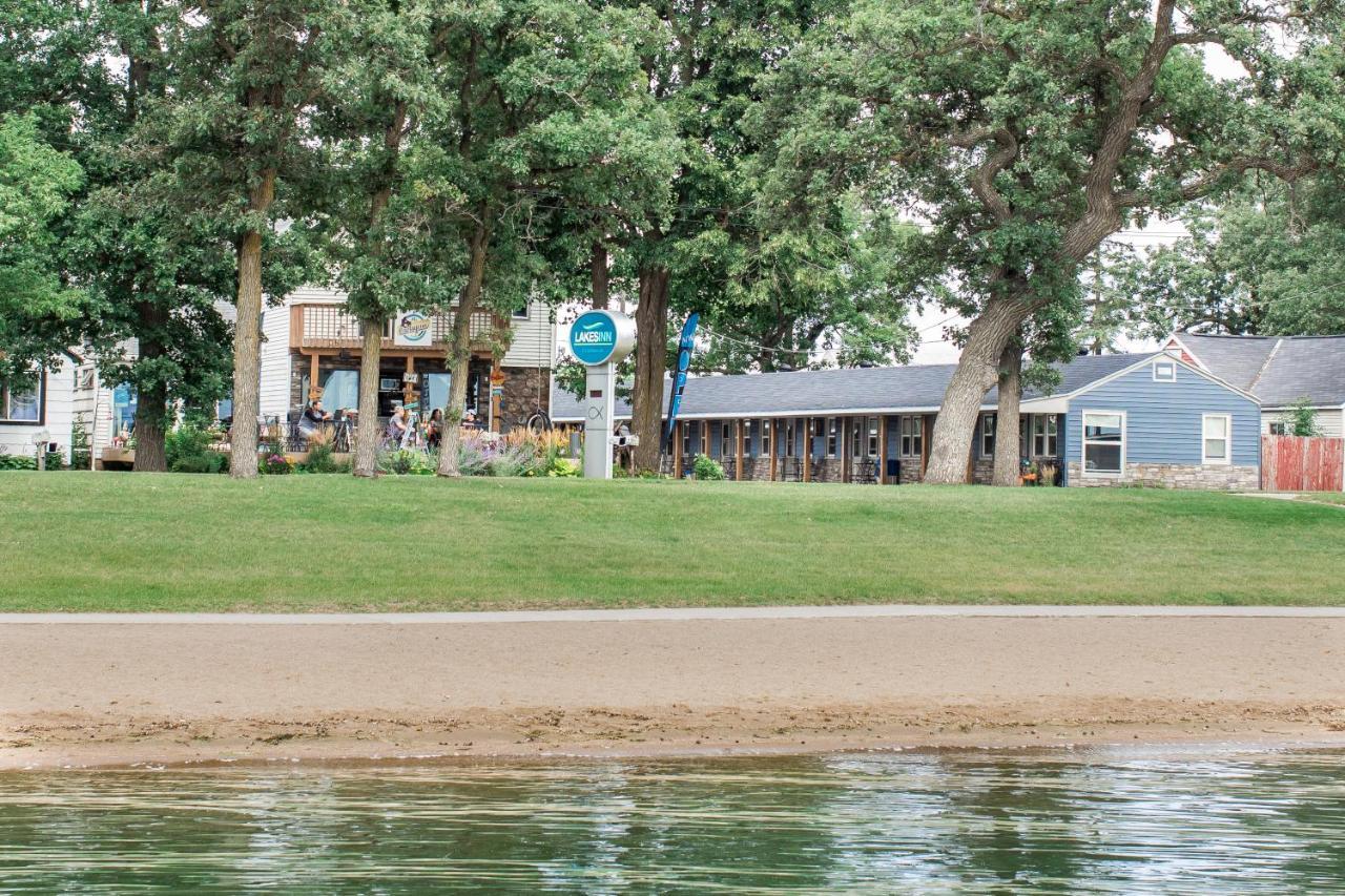 Lakes Inn Detroit Lakes Esterno foto